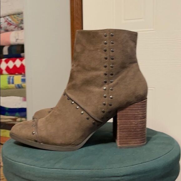 Report Studded Vegan Leather Boots - Picture 4 of 12